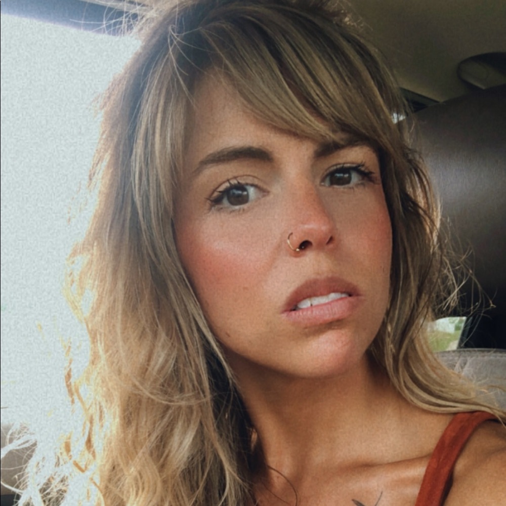 Meet your Posher, Hayley